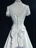 Classic Elegant Wedding Gown A line V Neck Long White Satin 70s Wedding Dresses Vintage Bridal Gowns HZ1121