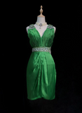 Vintage Sheath V Neck Green Satin Mini Short Formal 8th Grade Homecoming Dresses Summer Middle School Hoco Dress 20th Birthday Outfits HZ1121