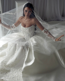 Beautiful Ball Gown Sweetheart Sleeveless White Satin Pleated White Pearls Beads Wedding Dress Modest Wedding Dresses Princess Wedding Gowns HZ1121