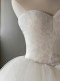 Princess Bridal Dress Ball Gown Sweetheart Tulle Wedding Dress With Ruffles White Wedding Dresses Simple Wedding Gowns HZ1121