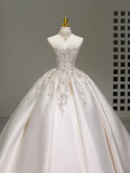 Romantic Wedding Gown Bridal Dress Ball Gown Strapless Wedding Dress White Lace Appliques Wedding Dresses Modest Wedding Gowns HZ1121