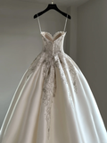 Ethereal Wedding Dress Ball Gown Sweetheart Satin White Sleeveless Long Wedding Dresses Bridal Gowns HZ1121