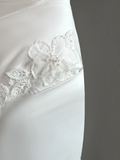 Unique Wedding Dress Ball Gown Strapless Satin White Sleeveless Long Wedding Dresses Bridal Gowns HZ1121