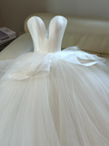 Ethereal Wedding Dress Ball Gown Sweetheart Tulle White Sleeveless Long Simple Wedding Dresses Bridal Gowns HZ1121