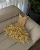 Pretty Sheath Sweetheart Gold Sequin Beads Feathers Short Formal Homecoming Dress Middle School Short 21st Birthday Outfits Graduation Dress Mini Cocktail Dresses HZ1121