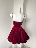 Pretty A line Spaghetti Straps Velvet Formal Homecoming Dresses Short 16th Birthday Outfits Graduation Dress Mini Cocktail Dresses HZ1121