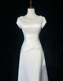 Vintage Bridal Dress A Line V Neck White Beads Satin Long Wedding Dress Retro Wedding Dresses Modest Wedding Gowns HZ1121