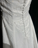 Vintage Bridal Dress A Line Square Neck Satin White Beads Long Wedding Dress Retro Wedding Dresses Modest Wedding Gowns HZ1121