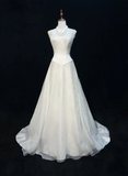 Princess Bridal Dress A Line Sweetheart Neck Satin White Beads Long Wedding Dress Retro Wedding Dresses Modest Wedding Gowns HZ1121
