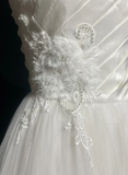 Vintage Bridal Dress Ball Gown Sweetheart Lace White Long Wedding Dress Retro Wedding Dresses Modest Wedding Gowns HZ1121