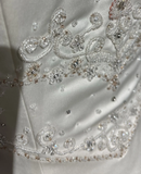 Vintage Bridal Dress A line Strapless Satin White Long Wedding Dress Retro Wedding Dresses Modest Wedding Gowns HZ1121
