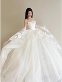 Modest White Strapless Wedding Dresses Tulle Applique Ball Gown Elegant Bridal Dress Stunning Bridal Gowns HZ1121
