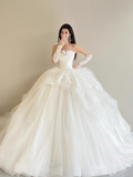 Modest White Strapless Wedding Dresses Tulle Applique Ball Gown Elegant Bridal Dress Stunning Bridal Gowns HZ1121