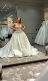 Classic Brides Dress Ball Gown Sweetheart Lace White Wedding Dresses Minimalist Bridal Gowns HZ1121