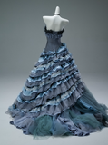 Stunning Strapless Ball Gown Tiered Tulle Lace Long Quinceanera Dress Navy Blue Formal Gowns Vestido De 15 Anos Sweet 16 Dress HZ1121