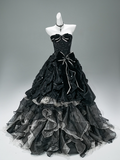 Stunning Sweetheart Neck Ball Gown Tiered Tulle Taffeta Long Quinceanera Dress Black Appliqu¨¦ Formal Gowns Vestido De 15 Anos Sweet 16 Dress HZ1121