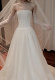 Timeless Strapless Ball Gown Tulle Wedding Dress Elegant Ivory Sleeveless Bridal Dress HZ1121