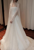 Timeless Strapless Ball Gown Tulle Wedding Dress Elegant Ivory Sleeveless Bridal Dress HZ1121