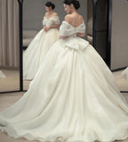 Timeless Off-shoulder Luxury Wedding Dresses White Ball Gown Tulle Trailing Bridal Gowns HZ1121