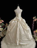Vintage Strapless Ball Gown Satin Wedding Dresses Sleeveless Light Champagne Bridal Gowns HZ1121