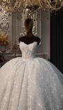 Luxury Strapless Ball Gown Applique Long Wedding Dresses Lace Ivory Bridal Dresses Sleeveless Bridal Gowns HZ1121