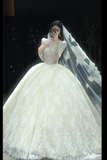 Luxury Ball Gown Long Wedding Dresses Lace Applique White Bridal Gowns Long Sleeve Bridal Dresses HZ1121