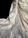 Vintage Bridal Dress Ball Gown Strapless Ivory Taffeta Long Wedding Dress Retro Wedding Dresses Modest Wedding Gowns HZ1121