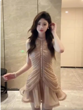 Cute Sheath Scoop Neck Champagne Short Grad Dress Inspo Short Mini Formal 8th Grade Homecoming Dresses High School Hoco Court Dress Graduation Dress 18th Birthday Outfits HZ1121