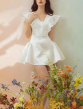 Sexy Ball Gown V Neck White Satin Short Mini Formal 8th Grade Homecoming Dresses Middle School Short Birthday Gowns Graduation Dress Hoco Outfits HZ1121